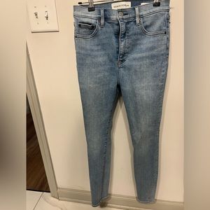 Light wash skinny blue jeans